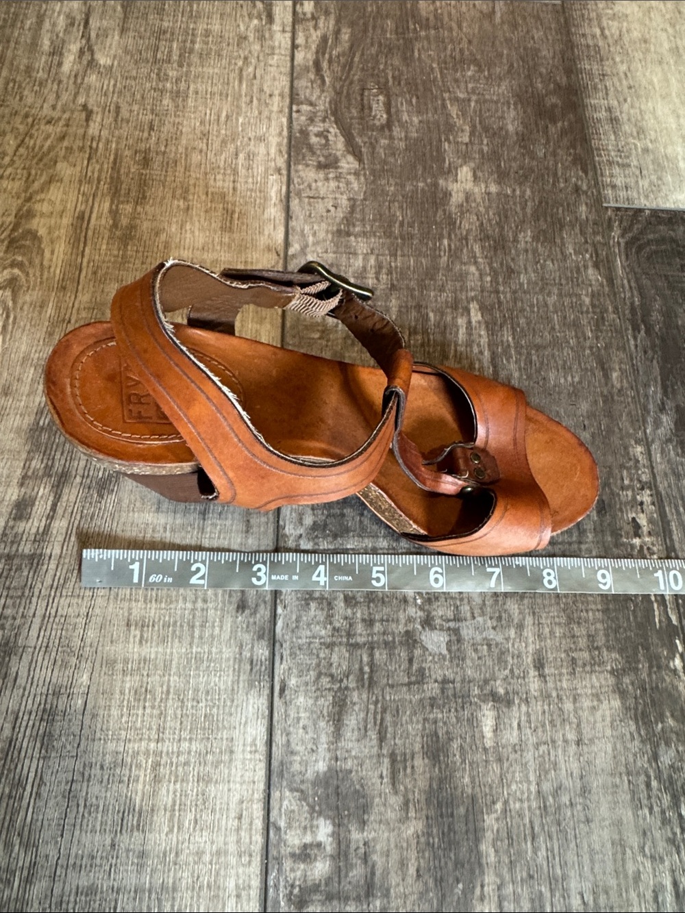 Frye Cognac Leather T-Strap Block Heel Sandals - Picture 10 of 11